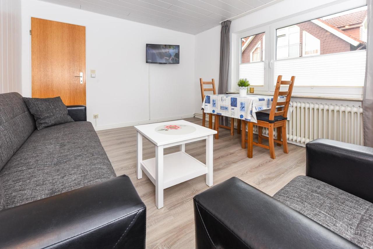 Ferienwohnungen Im Haus Waterkant Neuharlingersiel Exterior foto