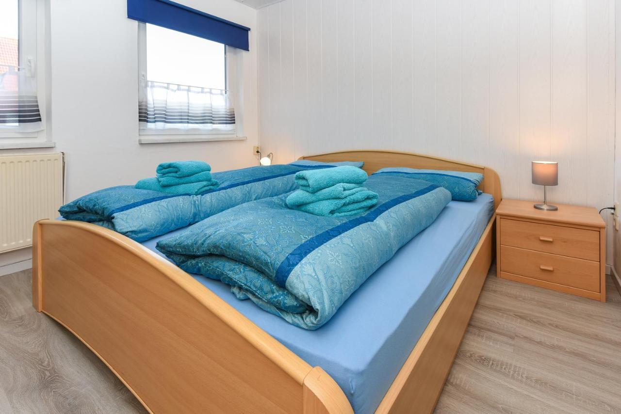 Ferienwohnungen Im Haus Waterkant Neuharlingersiel Exterior foto